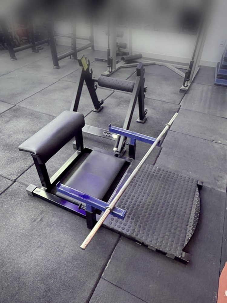 O hip thrust da Academia Oxigênio, como ele é no salão