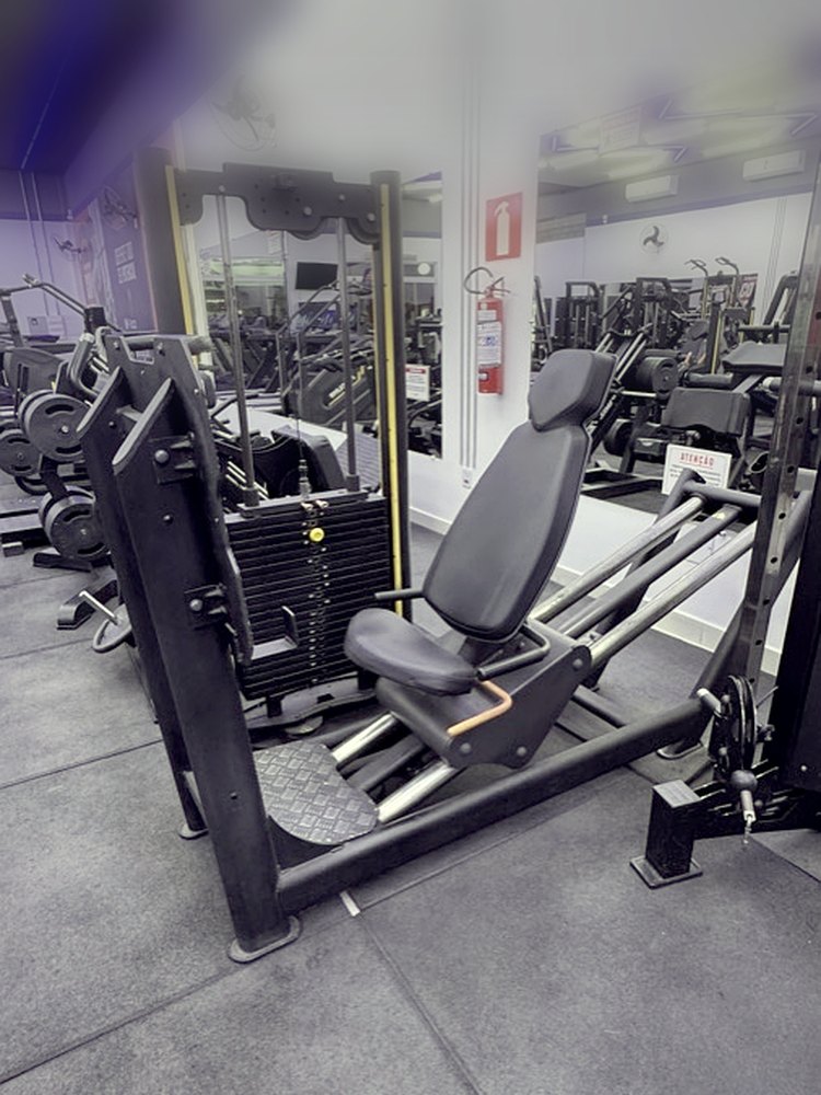 O leg press horizontal da Academia Oxigênio, como ele é no salão